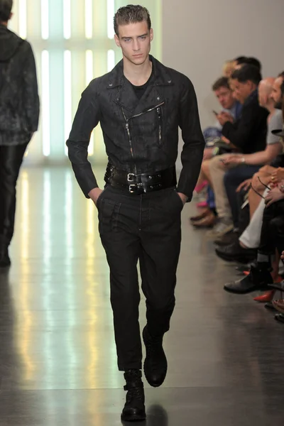 Look 27